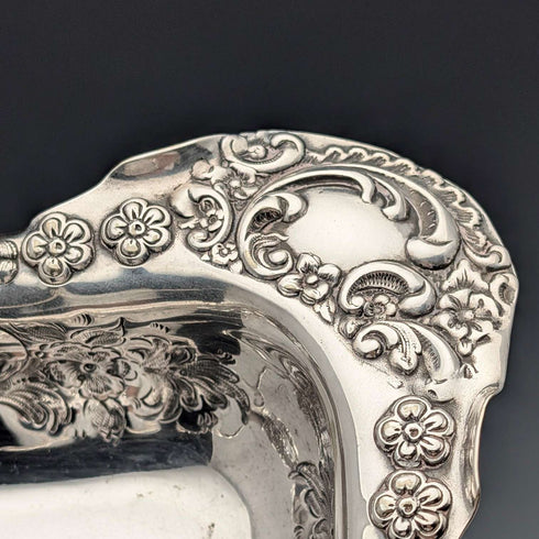 Antique British late Victorian silver plate basket with adjustable handle