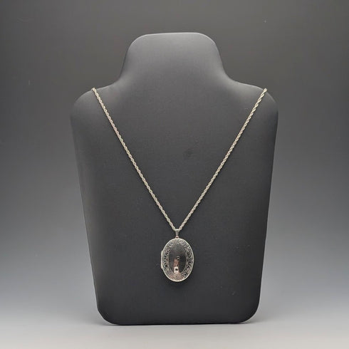 英国ヴィンテージ 純銀製 オーバル型ロケットペンダント 純銀ネックレス付き 計20g JAM