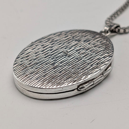 英国ヴィンテージ 純銀製 オーバル型ロケットペンダント 純銀ネックレス付き 計19g DJ