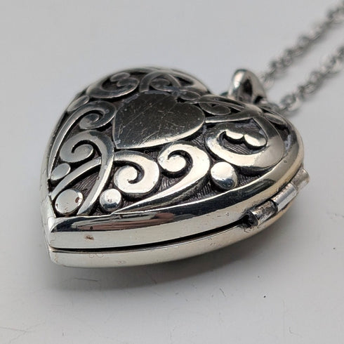 ヴィンテージ シルバープレート製 ハート型ロケットペンダント ネックレス付き