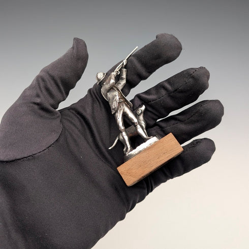 1979 年英國復古純銀獵人微型雕像,72 克,Ammonite Ltd