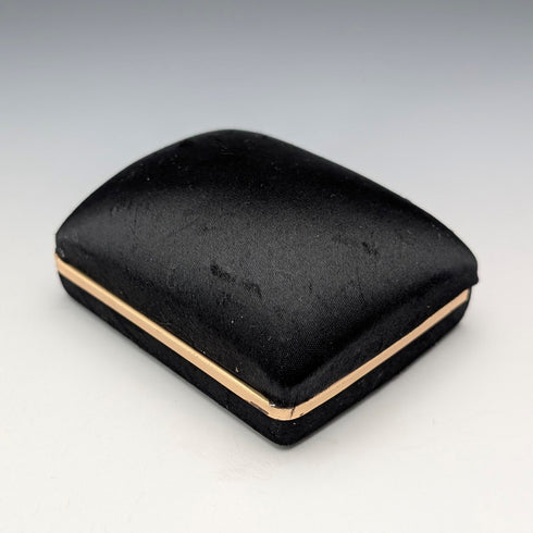 復古英國韋奇伍德女神浮雕,底座和錶殼鍍金。