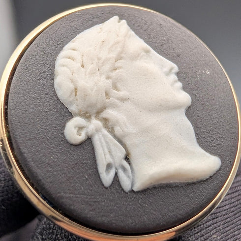 英国ヴィンテージ ウェッジウッド 男性カメオ 金メッキ台座 カフリンクス カフスボタン ケース付