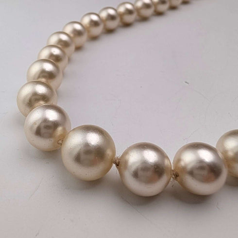 British Vintage Pearl Necklace, 70cm, 9ct Gold Clasp, with Case, Ciro