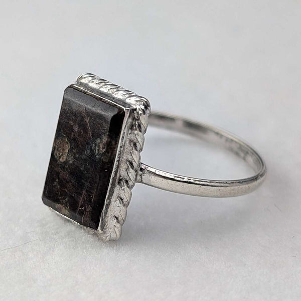 Vintage sterling silver signet ring with brown agate base (size 14)
