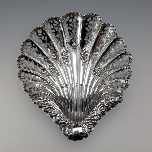 1911 British Antique Sterling Silver Bonbon Dish with Shell-Shaped Stems, 90g, Atkin Brothers