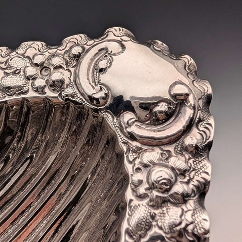 1911 British Antique Sterling Silver Bonbon Dish with Shell-Shaped Stems, 90g, Atkin Brothers