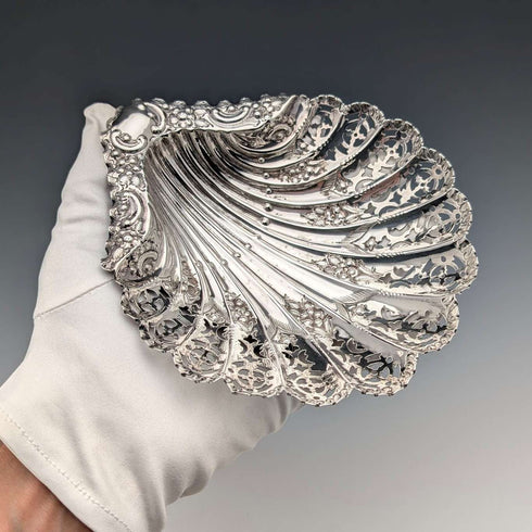 1911 British Antique Sterling Silver Bonbon Dish with Shell-Shaped Stems, 90g, Atkin Brothers