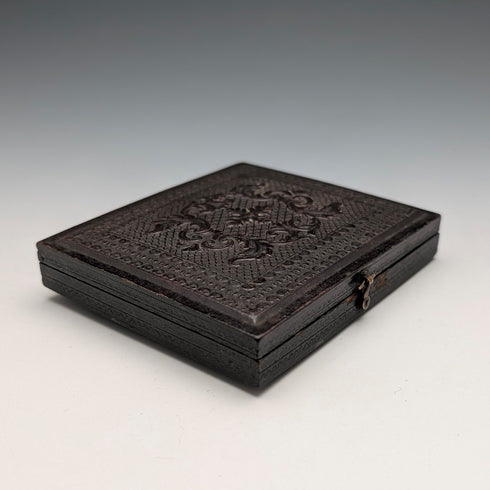 英国アンティーク レザー張りケース入り アンブロタイプ 男性写真