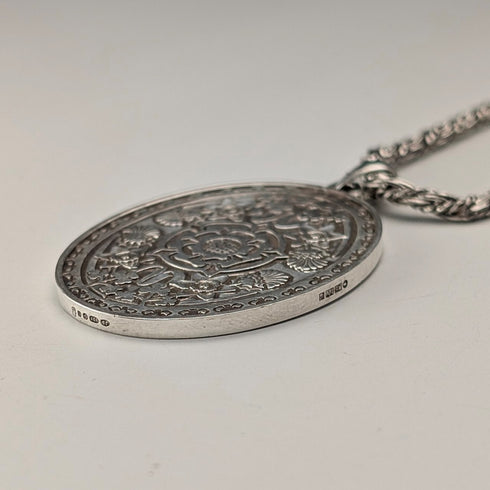 1977年 英国 純銀製 オーバル型ペンダント純銀ネックレス付 計22.4g