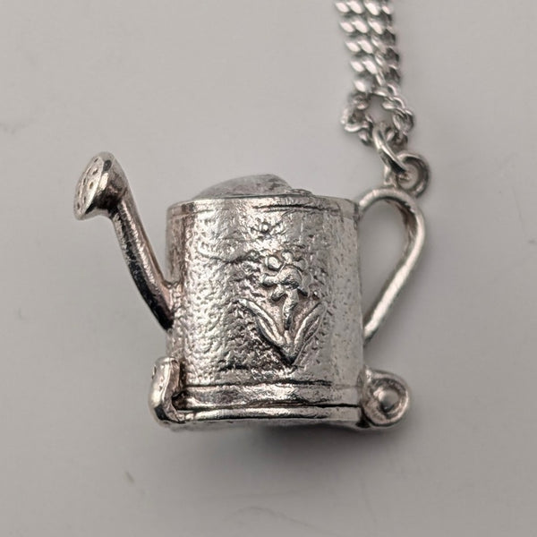 Vintage Sterling Silver Hourglass Pendant with Sterling Silver Necklace, Total 7.2g