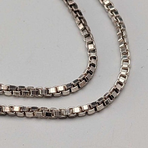 Vintage Sterling Silver Star Pendant with Sterling Silver Necklace, Total 8g