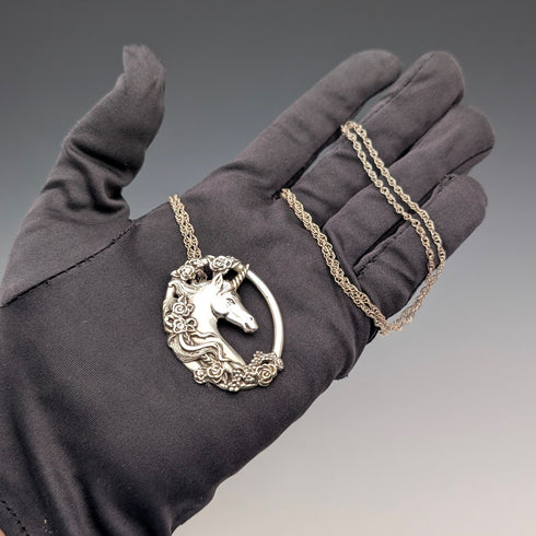 英国ヴィンテージ 純銀製ユニコーンペンダント 純銀ネックレス付き 計16.7g