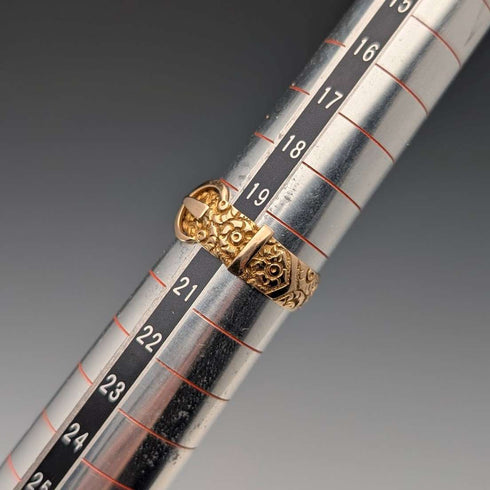 1890s British Antique K18 Gold Belt Design Ring, 4.5g (Size 20)