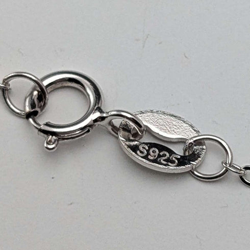 1985 UK Sterling Silver Ingot Pendant with Sterling Silver Necklace Total 11.1g