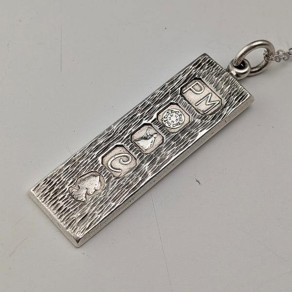 1977年 英國布里塔尼亞銀製 紀念金條吊墜 附純銀項鍊 總重14.3g