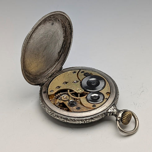 19世紀末 アンティーク LABRADOR(オメガ) 懐中時計 浮彫り彫刻 オープンフェース 動作良好