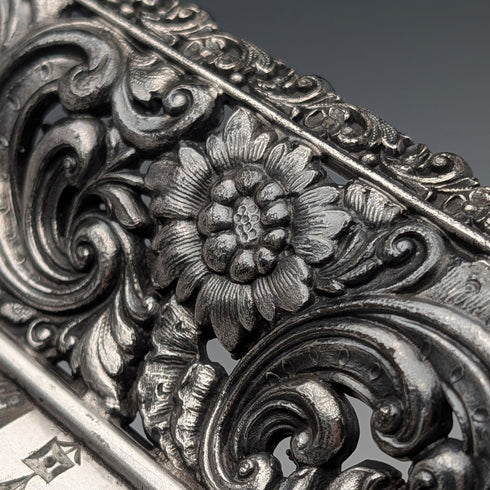 美國古董 Britannia 金屬籃,附可調式提把和支腿,產自 Meriden Britannia