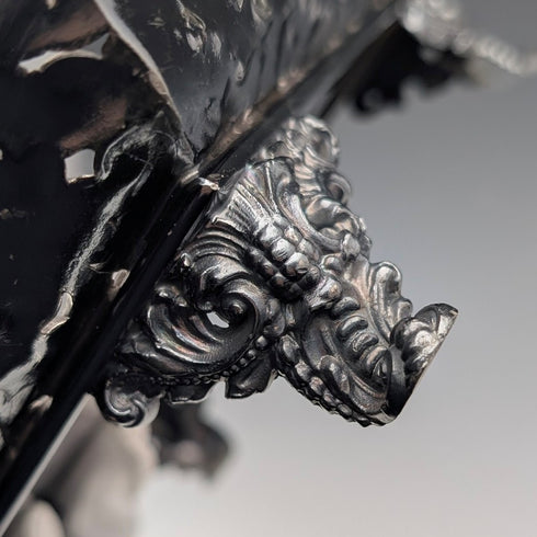 美國古董 Britannia 金屬籃,附可調式提把和支腿,產自 Meriden Britannia