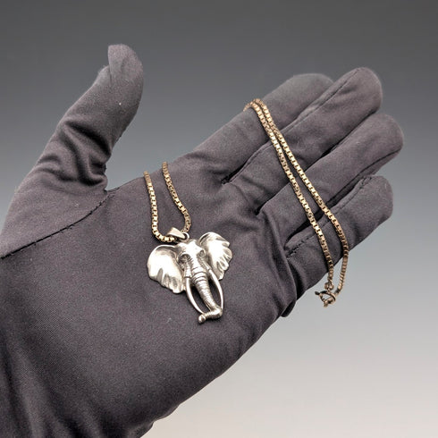 英国ヴィンテージ エレファントヘッド 純銀製ペンダント 純銀金メッキネックレス付 計19g