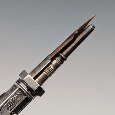 古董800銀推拉式鉛筆和沾水筆,飾以綠色寶石