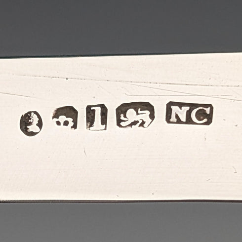 1833年英國納撒尼爾·克雷斯威克(Nathaniel Creswick)設計的古董珍珠母貝柄純銀刀刃折疊刀,附刀盒