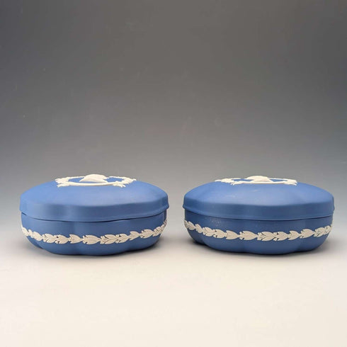 1977 Wedgwood Queen Elizabeth Jubilee Pair of Lidded Trinket Boxes, Royal Blue