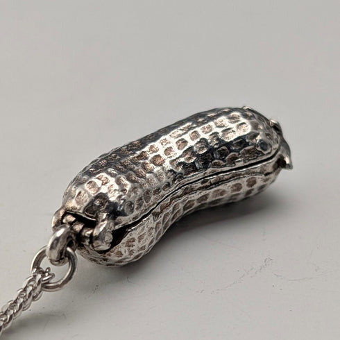 復古花生(內含猴子)純銀吊墜,搭配純銀項鍊,總重7.8克