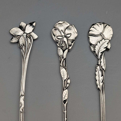 Six early 20th century Dutch Continental silver coffee spoons, total weight 62g