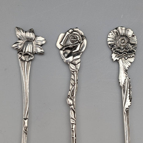 Six early 20th century Dutch Continental silver coffee spoons, total weight 62g