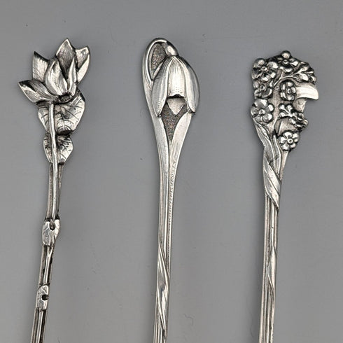 Six early 20th century Dutch Continental silver coffee spoons, total weight 62g