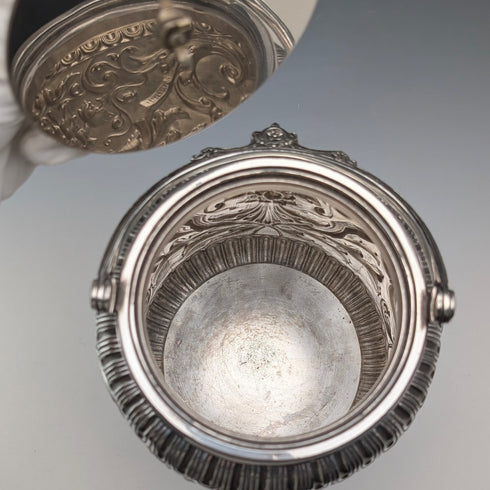 1892年英國詹姆斯迪克森父子公司製造的古董鍍銀餅乾桶