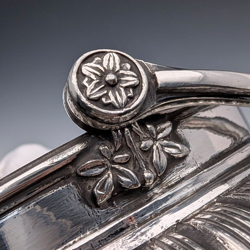 1892年英國詹姆斯迪克森父子公司製造的古董鍍銀餅乾桶