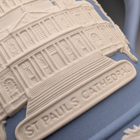 1972年 英国ウェッジウッド ジャスパーウェア製 クリスマスマグカップ