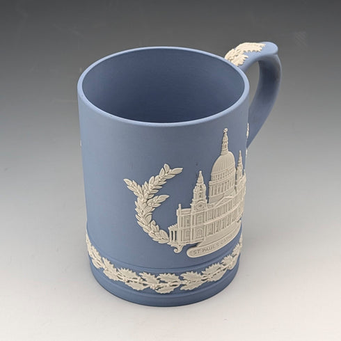 1972年 英国ウェッジウッド ジャスパーウェア製 クリスマスマグカップ