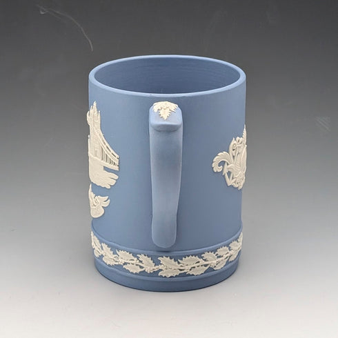 1975年 英国ウェッジウッド ジャスパーウェア製 クリスマスマグカップ