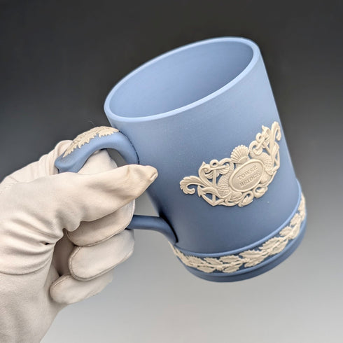 1975年 英国ウェッジウッド ジャスパーウェア製 クリスマスマグカップ