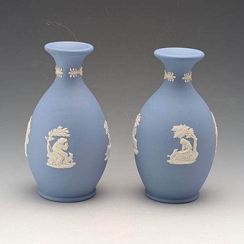 英国ヴィンテージ ウェッジウッド ジャスパーウェア製 一輪挿し花瓶ペア