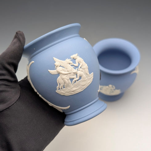 英国ヴィンテージ ウェッジウッド ジャスパーウェア製 壺形花瓶ペア