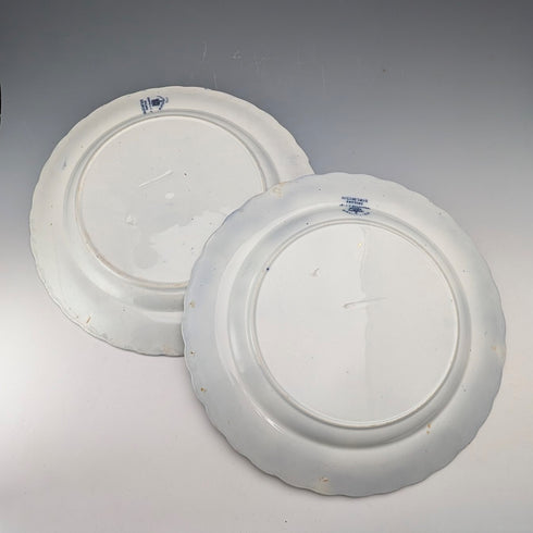 一對英國古董伯靈頓圖案半瓷餐盤,由韋奇伍德公司製造。