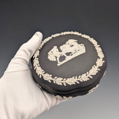 1976年英國韋奇伍德黑碧玉首飾盒,附蓋,盒裝