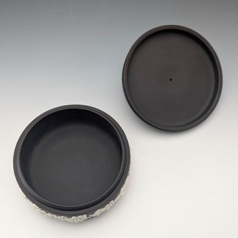 1967 British Vintage Wedgwood Black Jasper Round Bonbonniere in Box