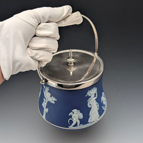 古董英國韋奇伍德餅乾桶 Jasperware 皇家藍色