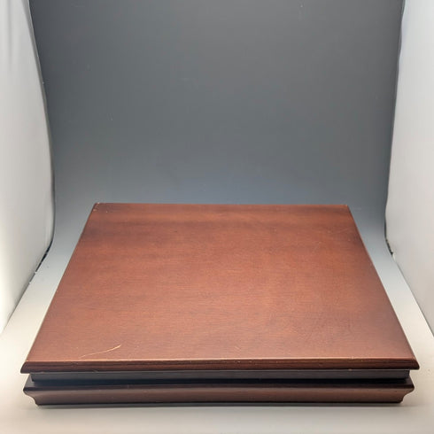 1975年聖保羅大教堂使徒套裝,包含12把純銀茶匙和一枚純銀獎章,總重457克,木盒,Toye, Kenning & Spencer出品