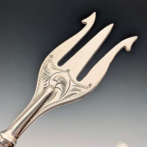 1900 British Antique Small Fork with Mother-of-Pearl Handle and Pure Silver Blade, William Devenport