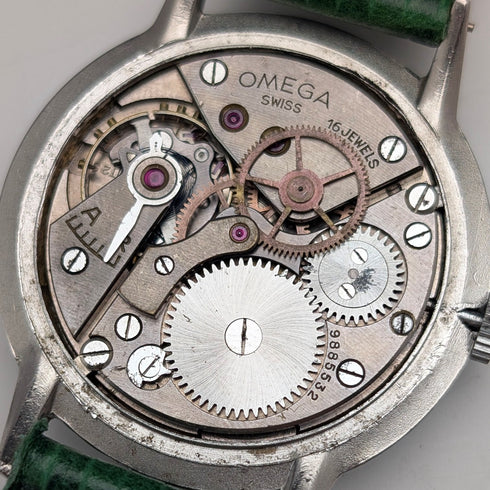約1943年歐米茄(Omega)2325/8型男士機械腕錶,「Jumbo」錶盤,綠色錶帶,走時良好