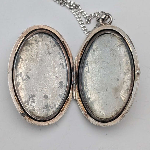 Vintage Sterling Silver Oval Locket Pendant with Sterling Silver Necklace, 15.2g Total