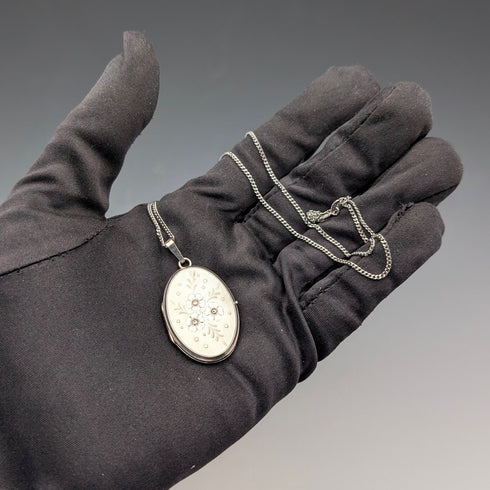 ヴィンテージ 純銀製 オーバル型ロケットペンダント 純銀ネックレス付き 計15.2g