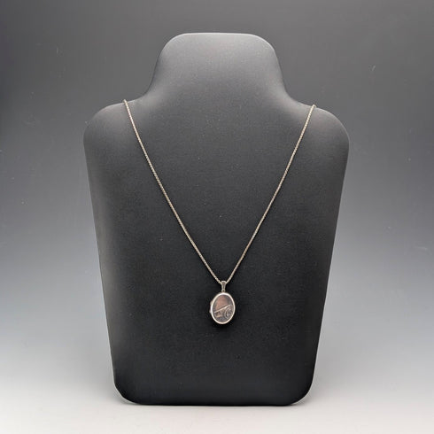 英国ヴィンテージ 純銀製 オーバル型ロケットペンダント 純銀ネックレス付き 計12.8g Excalibur