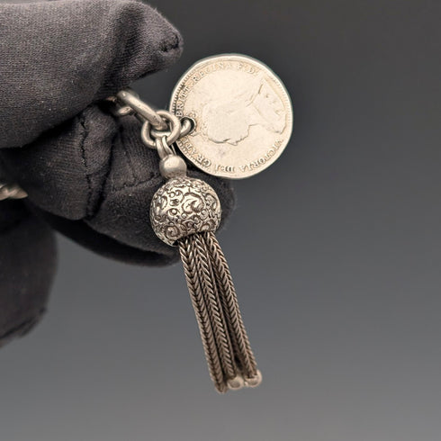1897年頃 英国アンティーク 純銀製アルバーティナ 25g 純銀タッセルフォブ